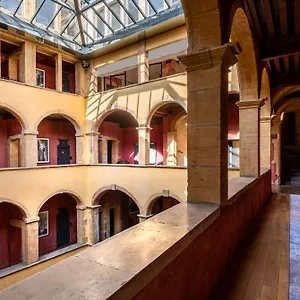 Hotel Cour Des Loges Lyon, A Radisson Collection